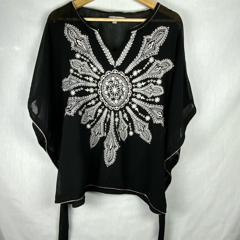 Cecico Women’s Black Sheer Boho Blouse White Embroidery Size Small with Belt
